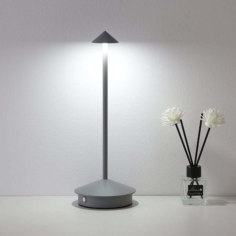 GGM PIUS Rechargeable LED Table Lamp
