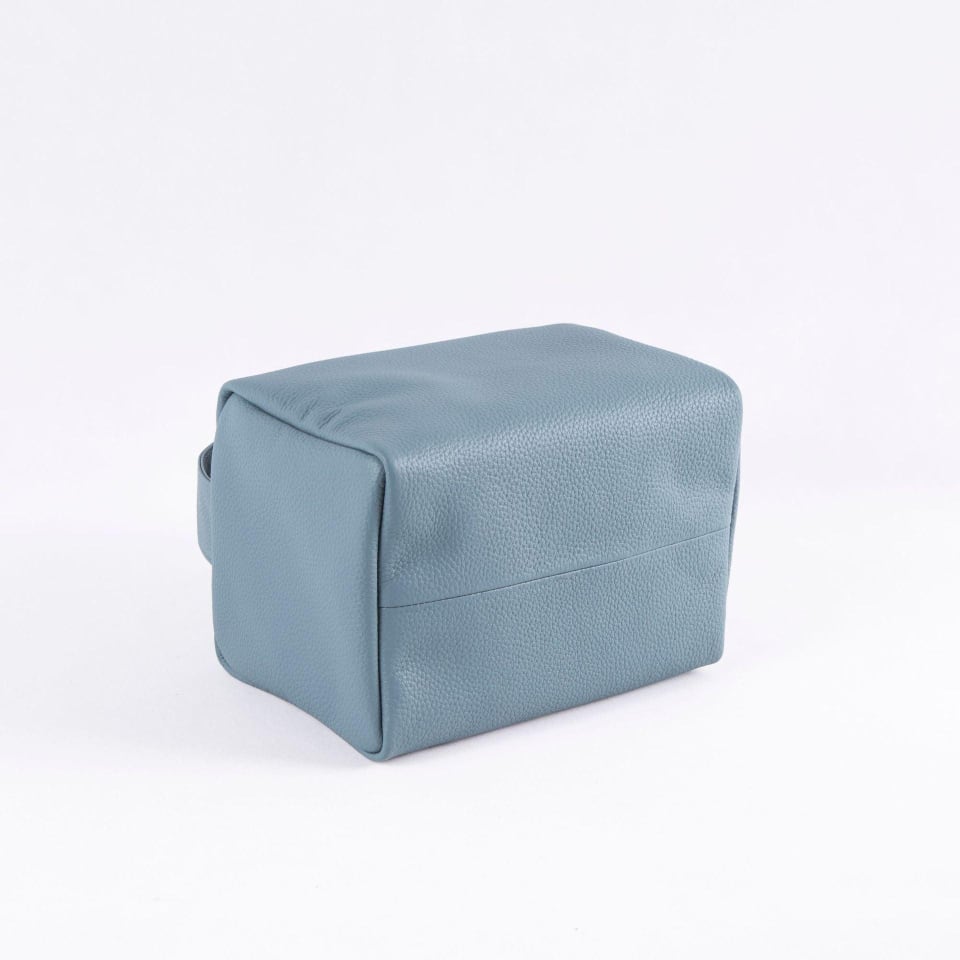 TROW Square 90's Top Handle Bag - in Leather