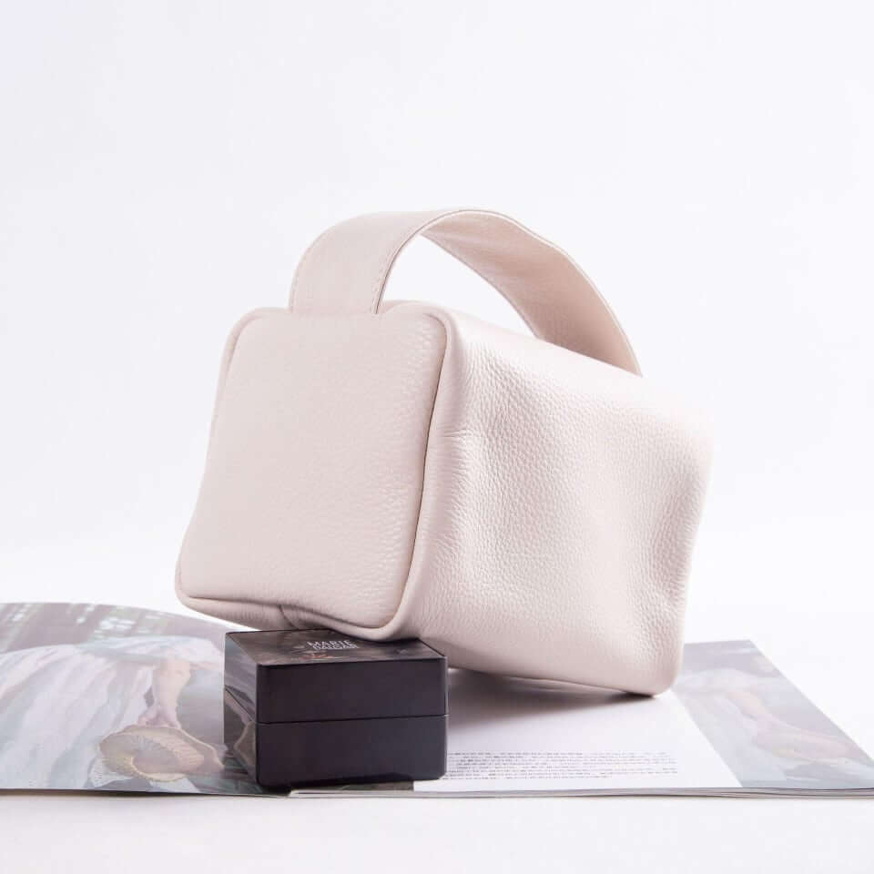 TROW Square 90's Top Handle Bag - in Leather