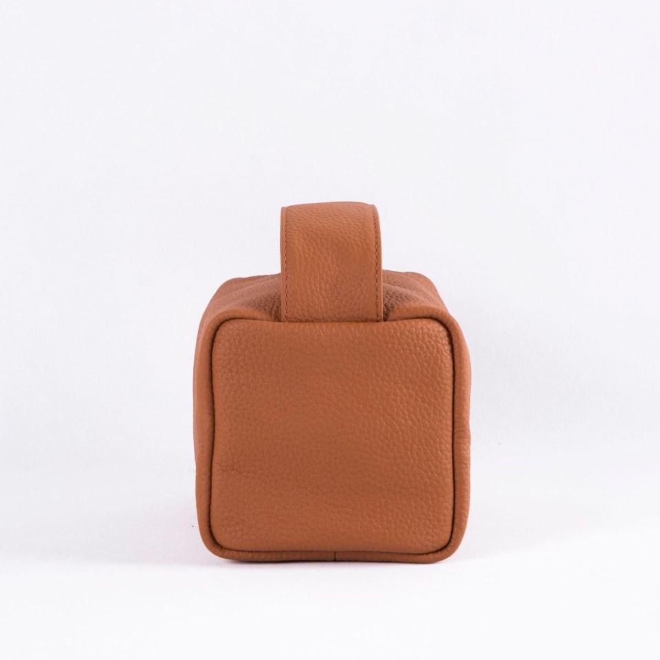 TROW Square 90's Top Handle Bag - in Leather