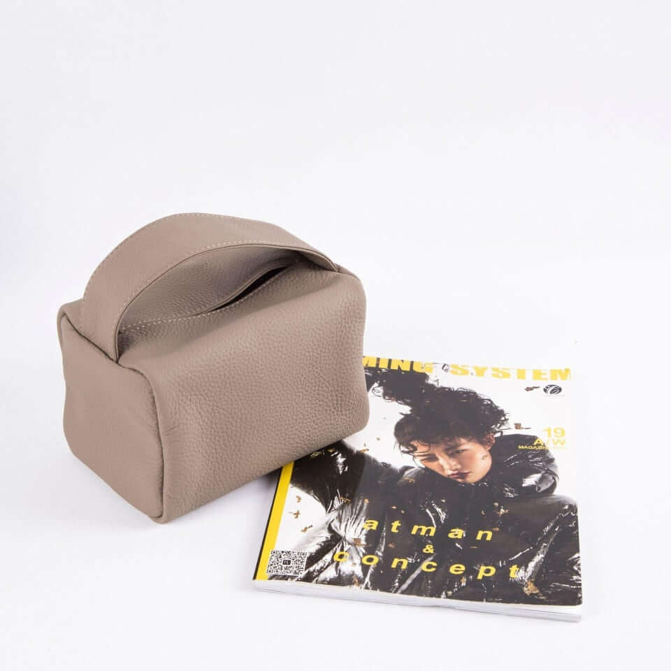 TROW Square 90's Top Handle Bag - in Leather