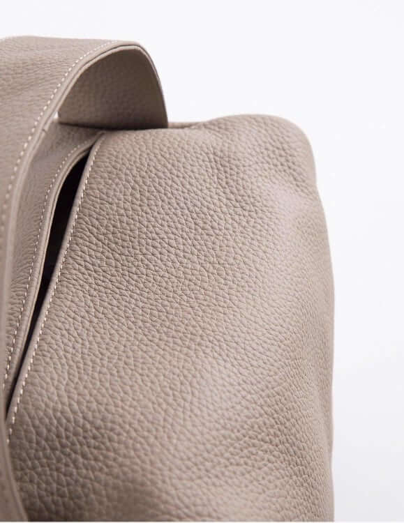 TROW Square 90's Top Handle Bag - in Leather