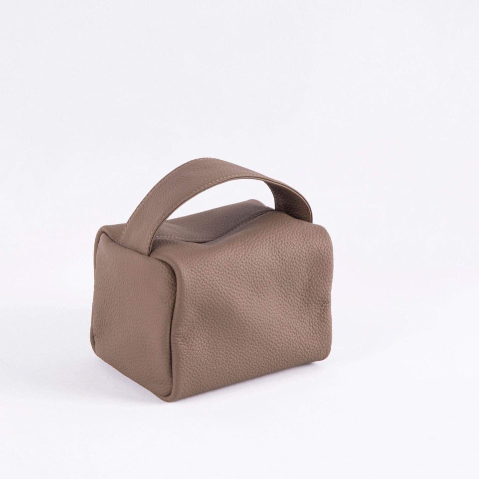 TROW Square 90's Top Handle Bag - in Leather