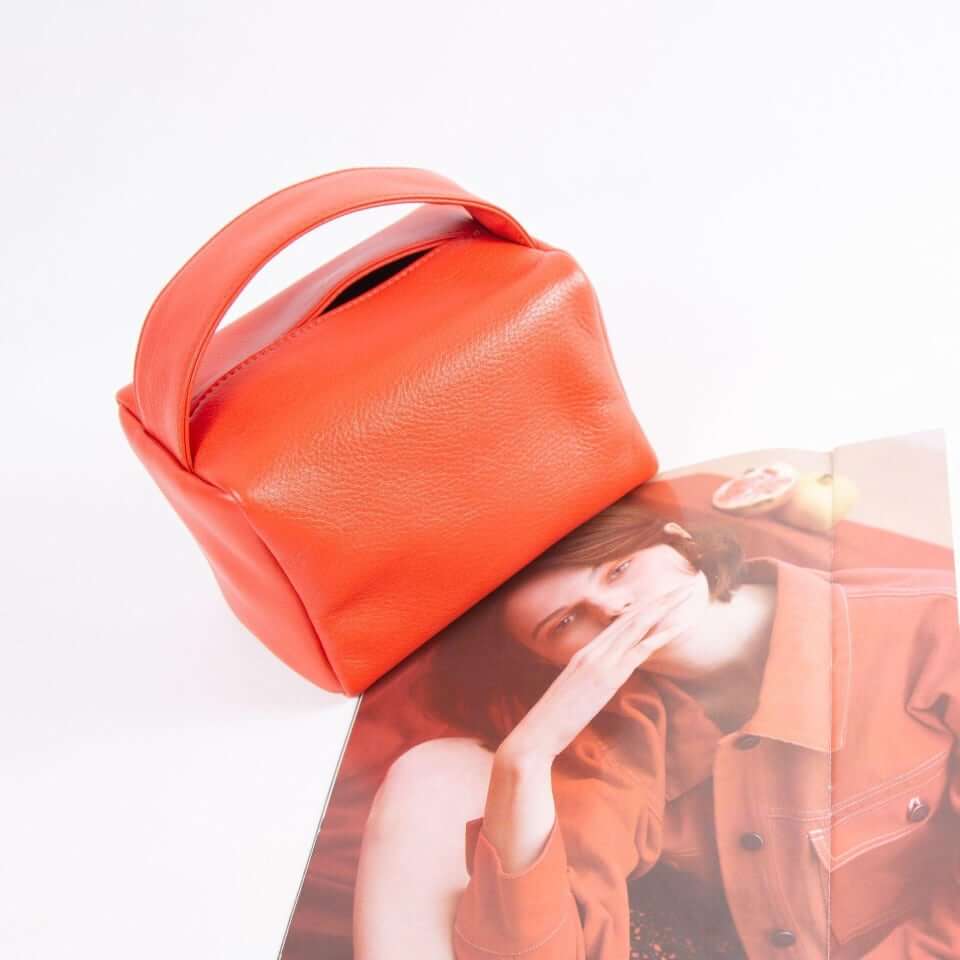 TROW Square 90's Top Handle Bag - in Leather