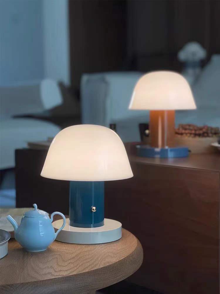 H22 Mushroom Portable Table Lamp